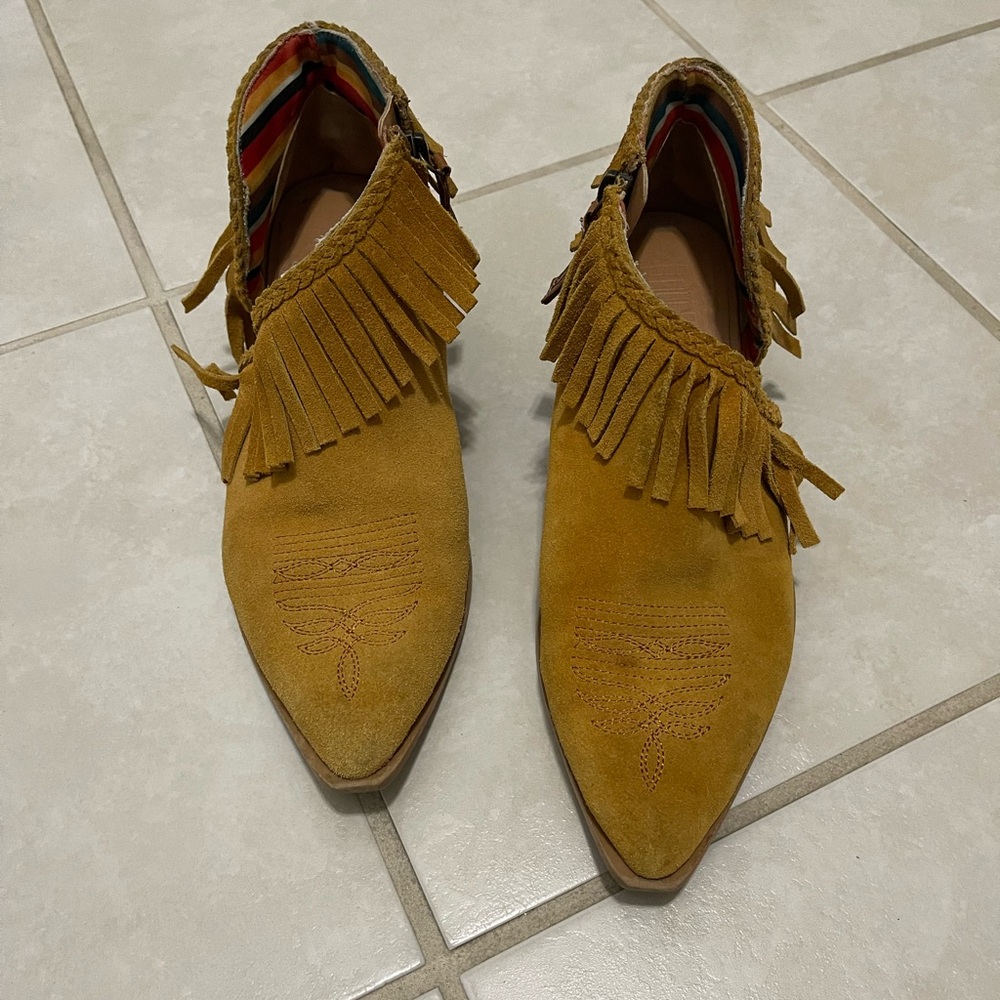 Dingo Kindred Spirit Leather Fringe Bootie mustard yellow Ankle Boot 7.5